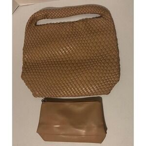 Tan Woven Hobo Shoulder Bag with Matching Zipper Pouch Neutral Basket‎ Weave